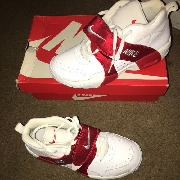 Retro New Unworn Basketball Shoes - Picture 3 of 5